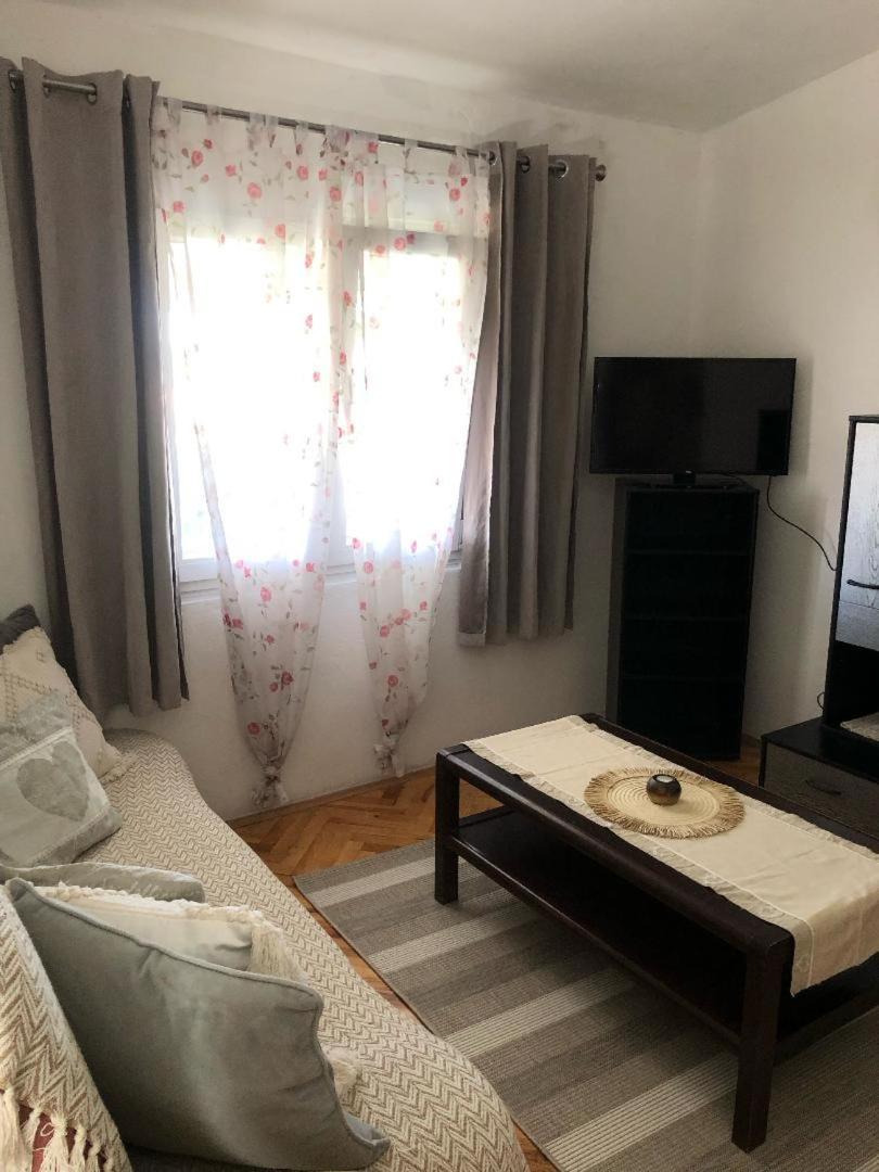Apartman Suky Sukosan Luaran gambar