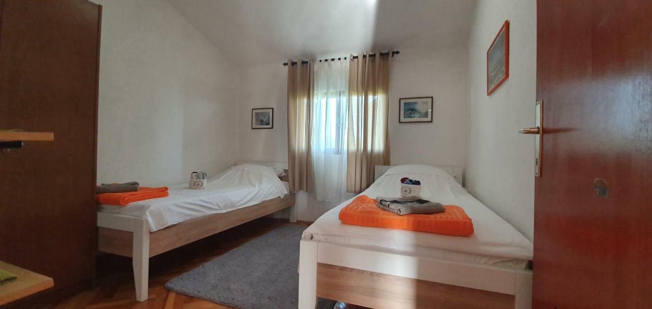 Apartman Suky Sukosan Luaran gambar