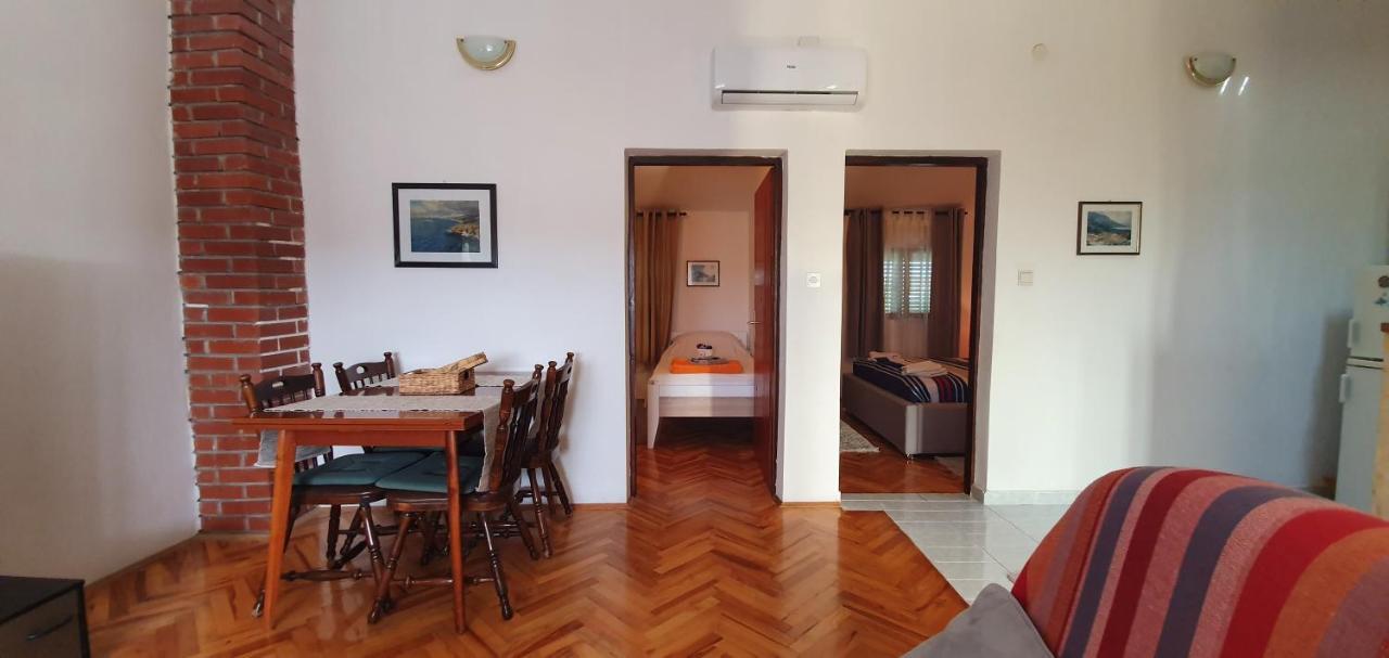 Apartman Suky Sukosan Luaran gambar