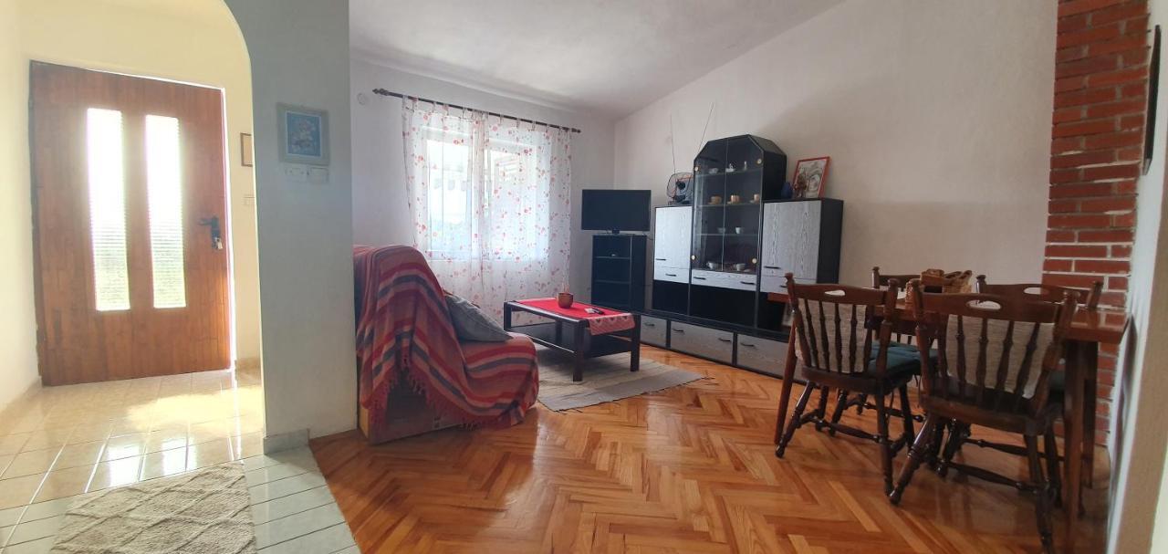 Apartman Suky Sukosan Luaran gambar